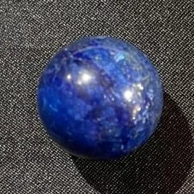 Sphère de lapis lazuli