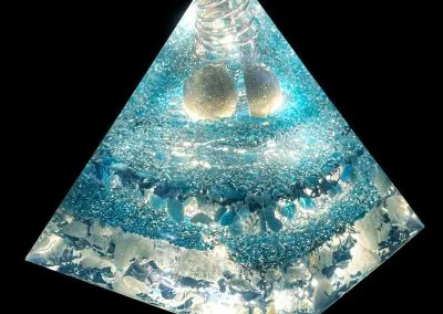Pyramide orgonite personnalisée sans symbole