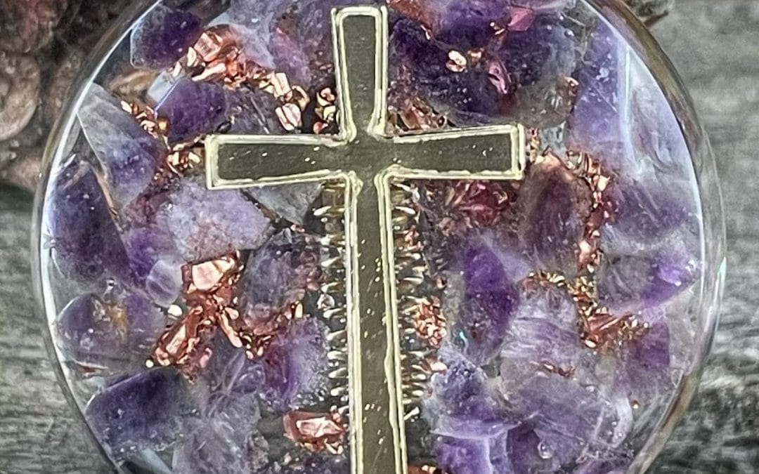 La Croix Chrétienne, symbole sacré de lumière et de foi