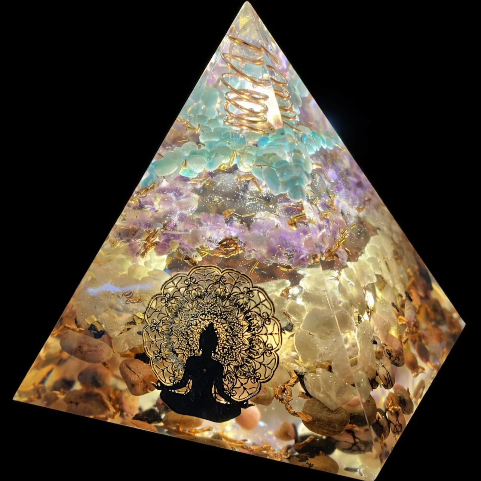 Pyramide Orgonite Personnalisée avec symbole Bouddha