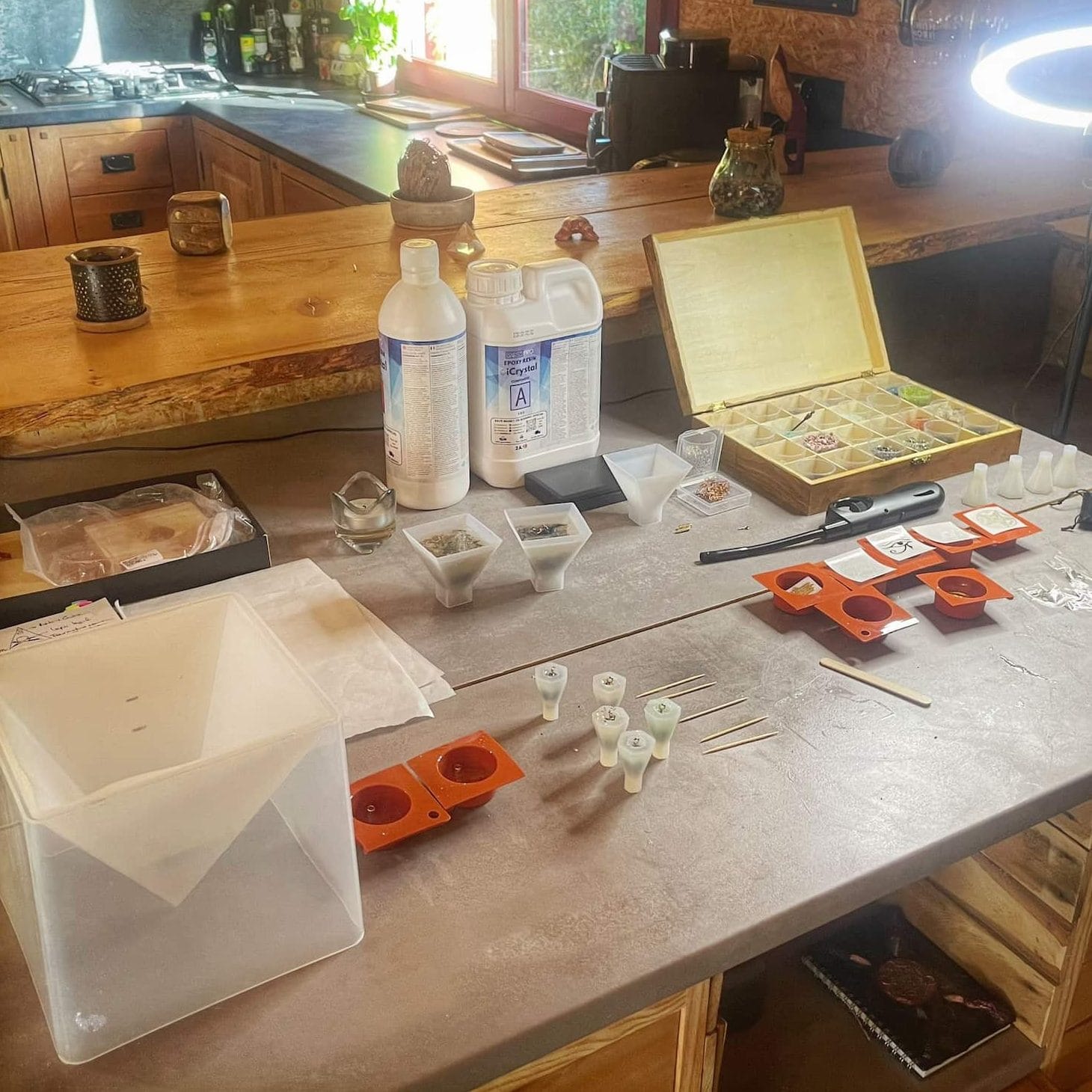 Ateliers création orgonites Ateliers création orgonites