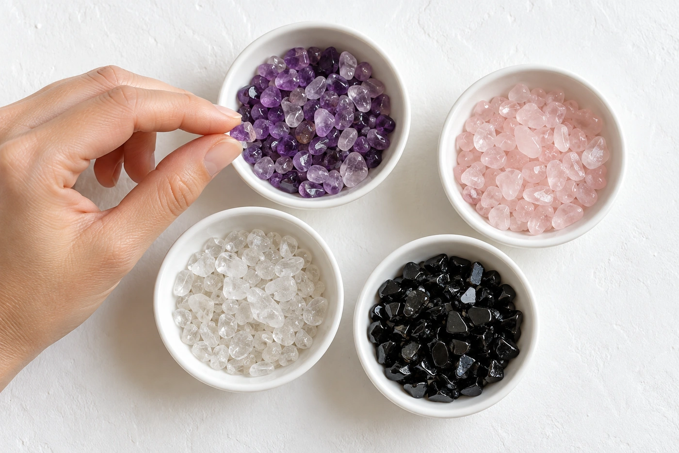 Sélection de pierres naturelles et de symboles pour une orgonite sur mesure OrgoNath
